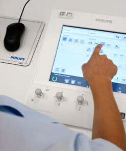 Сенсорный интерфейс управления Eleva на рабочей станции Philips CombiDiagnost R90 для быстрого выбора протоколов