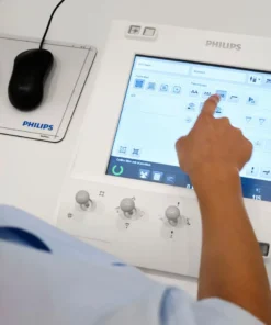 Сенсорный интерфейс управления Eleva на рабочей станции Philips CombiDiagnost R90 для быстрого выбора протоколов