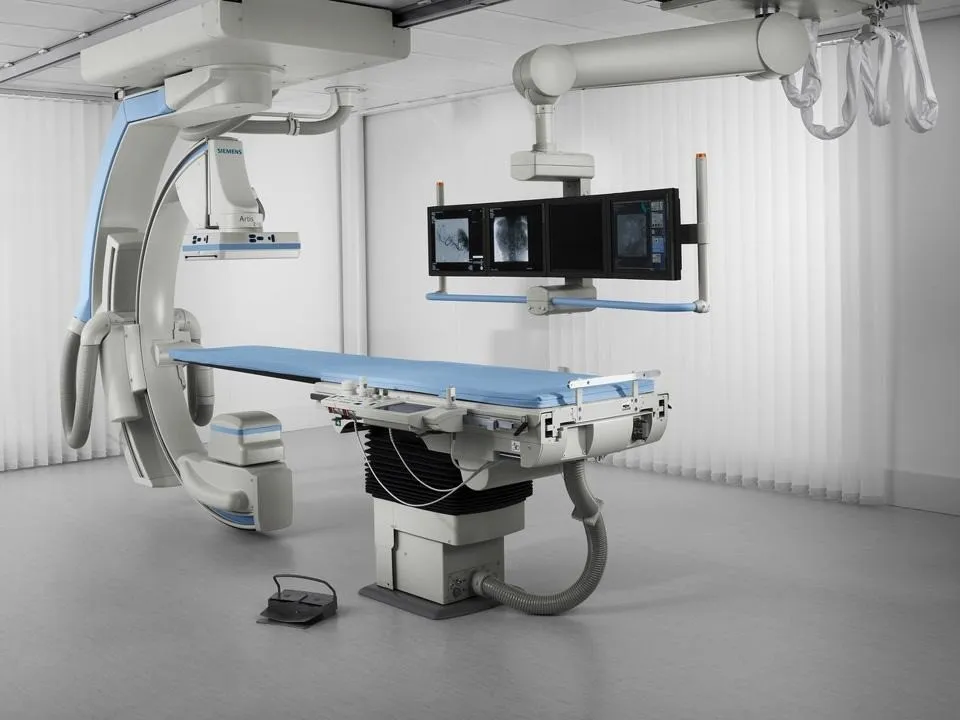 Siemens Artis zee ангиограф Siemens Artis zee в операционной