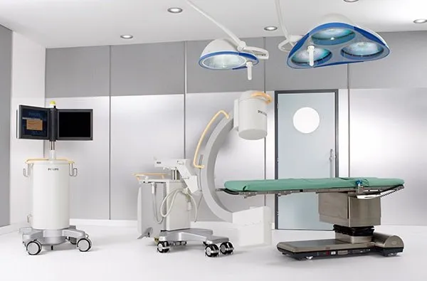 Philips BV Endura 2 мобильная С-дуга Philips BV Endura в операционной