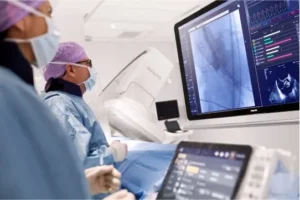 ангиограф Philips Azuion в операционной