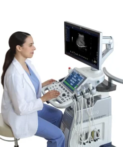 Интерфейс GE Logiq P7 с режимами B, M, Color Doppler и 3D-реконструкцией