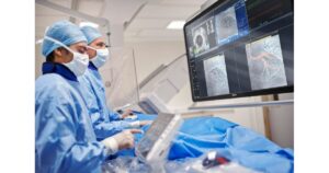 Интервенционные кардиологи проводят ВСУЗИ-контролируемое стентирование коронарных артерий с использованием системы Philips IntraSight и ко-регистрации SyncVision